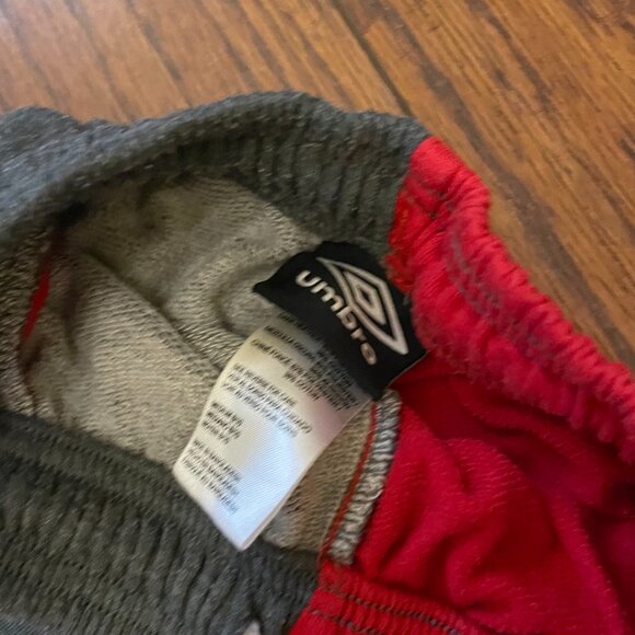 Umbro Boys’ Grey Red Big Logo Shorts - Picture 2 of 2